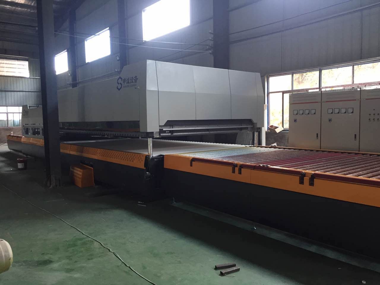 玻璃鋼化爐常用電氣開關(guān)有哪些，其原理是什么？